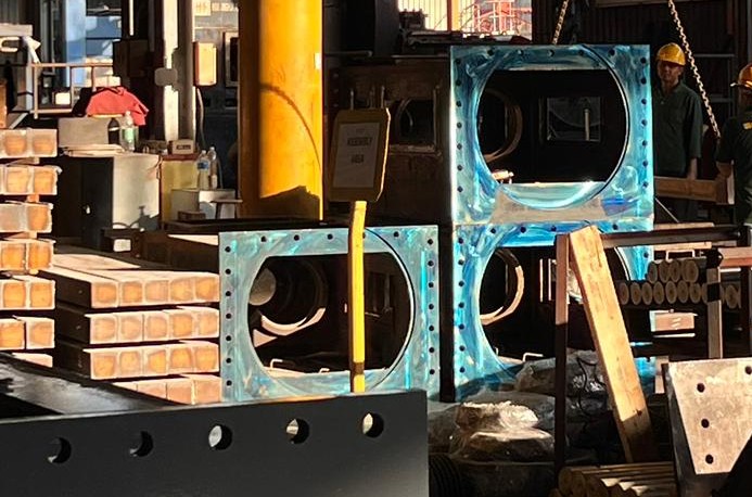 Manufacturing workshop with industrial fabrication